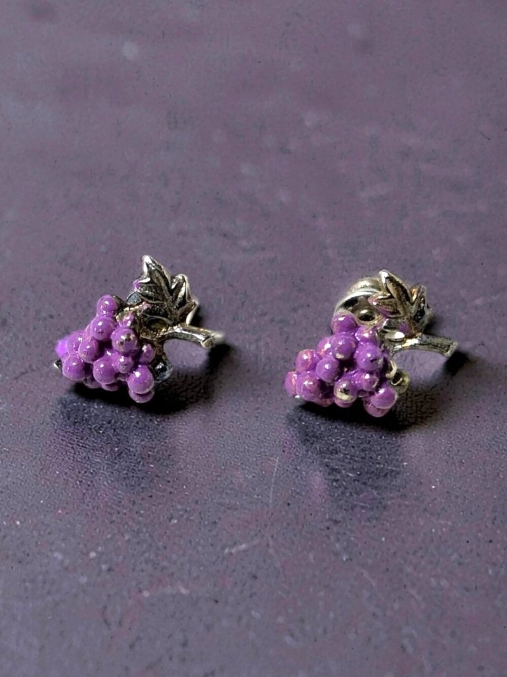 vintage 1960s silver/purple tone pewter grape bundle and leaf earrings.